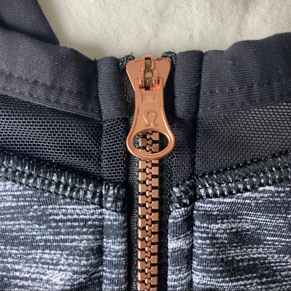 Lululemon Drop It Like It's Hot Sports Bra Size 6 - Picture 8 of 16